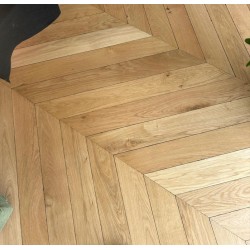 Parquet contrecollé chêne "Huilé arêtes noires Pointe de Hongrie" TOP 4 Chêne de l'Est